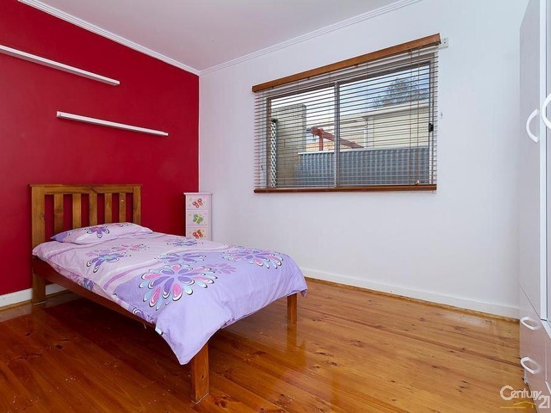 12 Heather Drive, Para Vista SA 5093