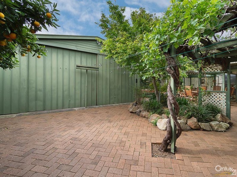 12 Heather Drive, Para Vista SA 5093