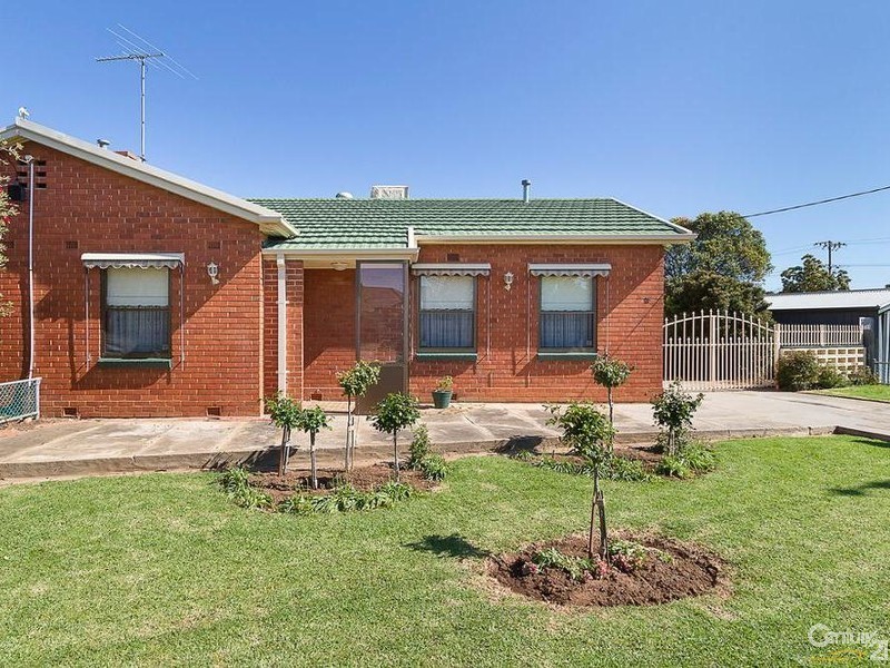 25 Trimmer Parade, Findon SA 5023
