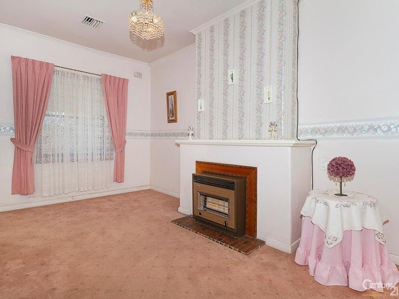 25 Trimmer Parade, Findon SA 5023