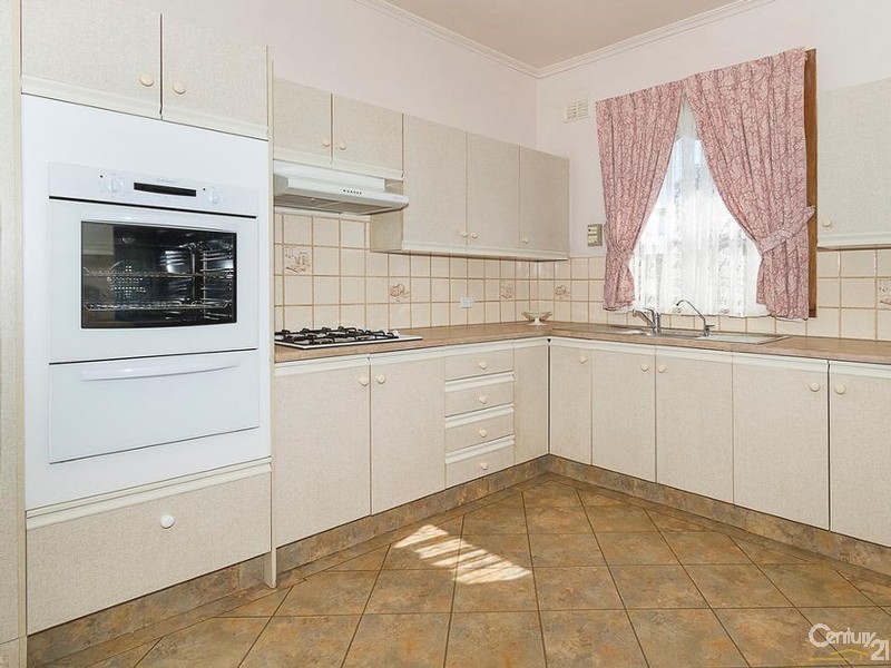 25 Trimmer Parade, Findon SA 5023