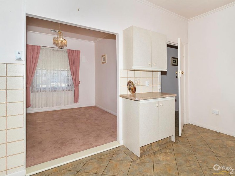 25 Trimmer Parade, Findon SA 5023