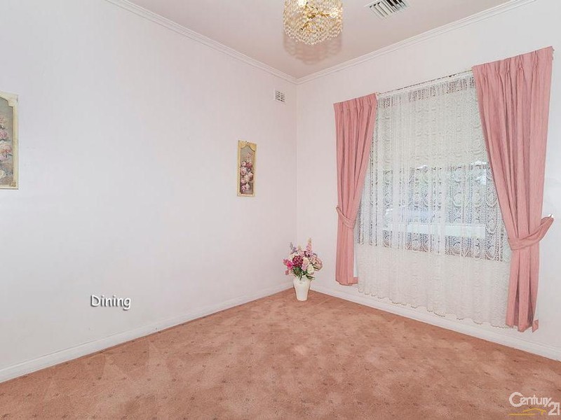 25 Trimmer Parade, Findon SA 5023