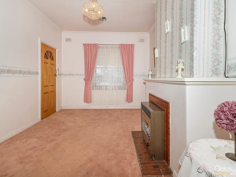 25 Trimmer Parade, Findon SA 5023