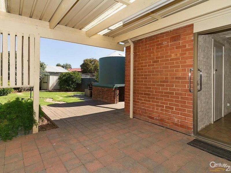 25 Trimmer Parade, Findon SA 5023