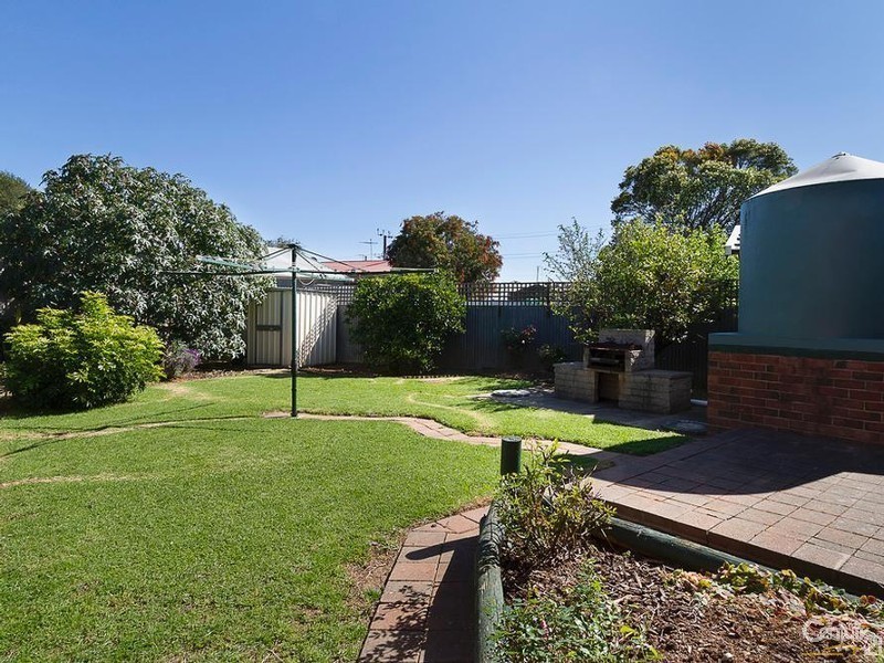 25 Trimmer Parade, Findon SA 5023