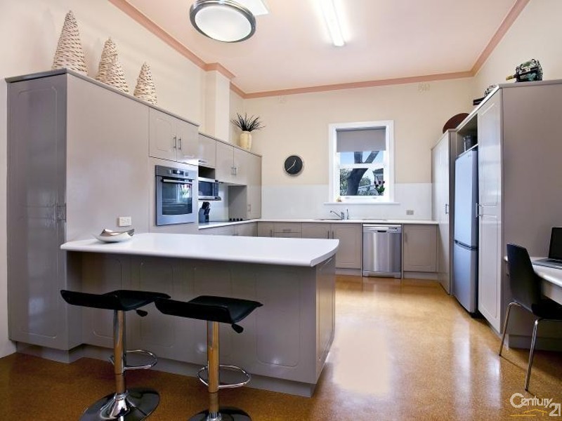 6 Graham Place, Prospect SA 5082