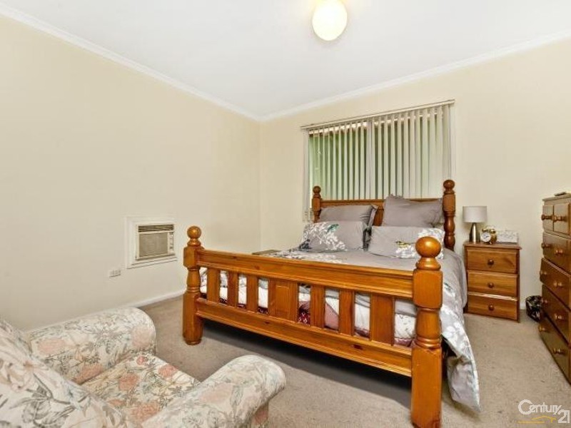 24 Bolton Rd, Para Hills SA 5096