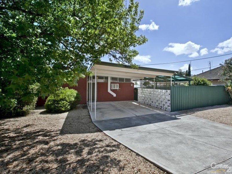 24 Bolton Rd, Para Hills SA 5096