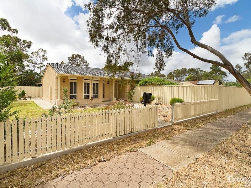48 Woodcock Cr, Para Hills West SA 5096