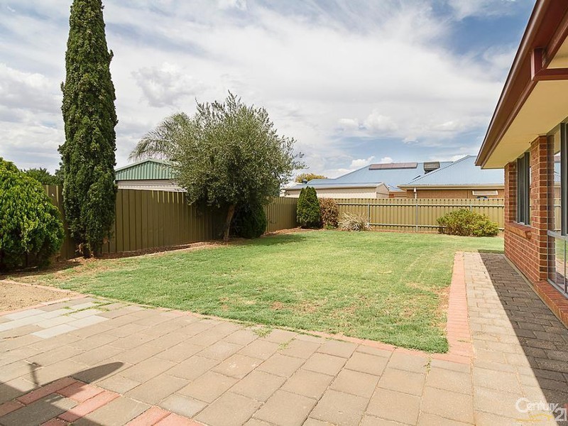 15 Pyrus Crescent, Andrews Farm SA 5114