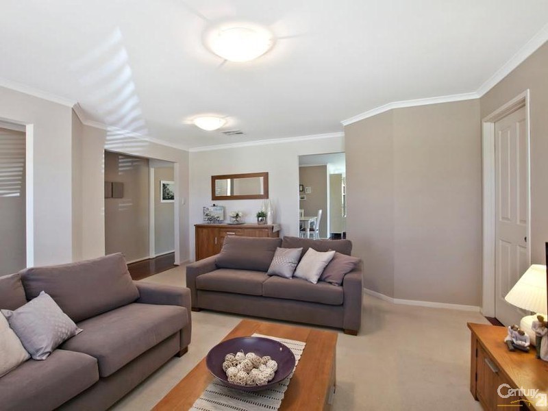 17 Rowe Circuit, Walkley Heights SA 5098