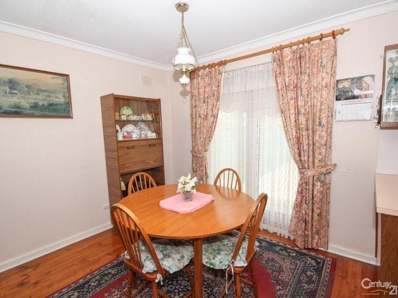 13 Dale Ave, Ridgehaven SA 5097