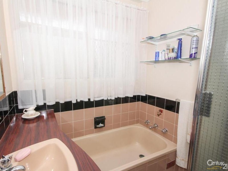 13 Dale Ave, Ridgehaven SA 5097