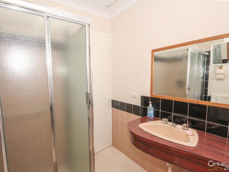 13 Dale Ave, Ridgehaven SA 5097