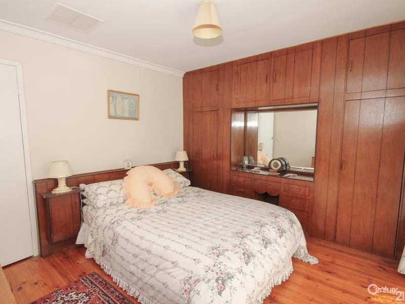 13 Dale Ave, Ridgehaven SA 5097