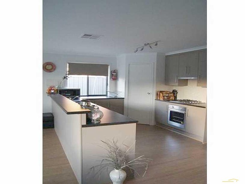 184 President Avenue, Andrews Farm SA 5114