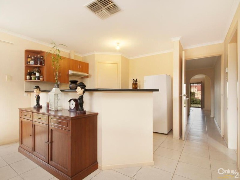 7 Cyclamen Avenue, Para Hills West SA 5096