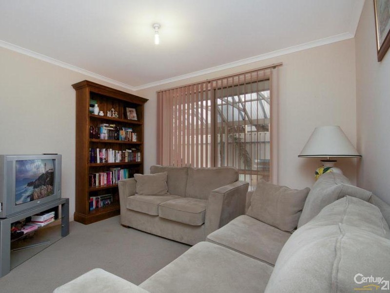 7 Cyclamen Avenue, Para Hills West SA 5096