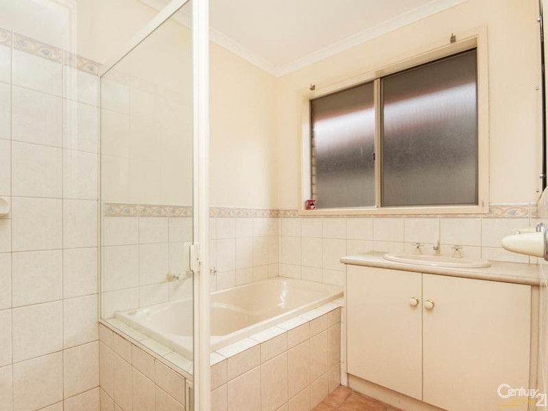 7 Cyclamen Avenue, Para Hills West SA 5096