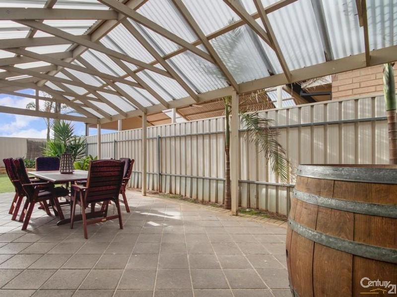 7 Cyclamen Avenue, Para Hills West SA 5096