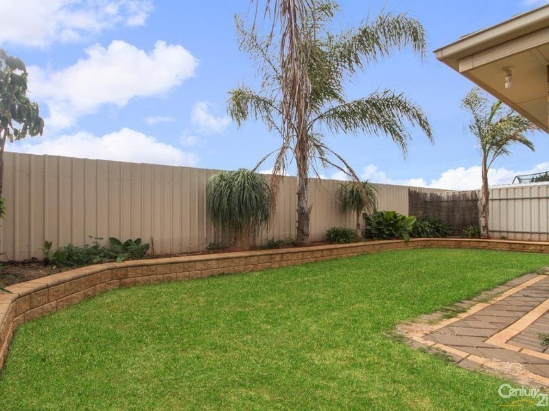7 Cyclamen Avenue, Para Hills West SA 5096