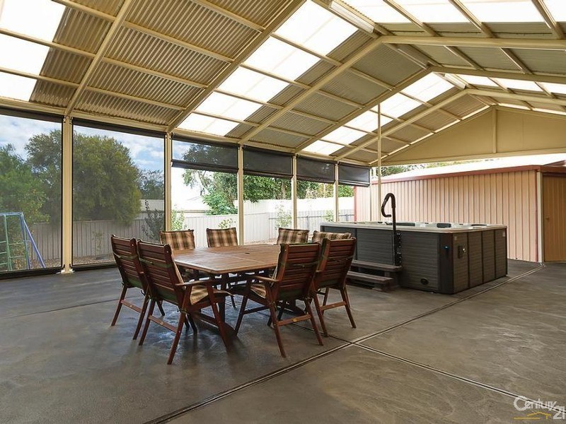 14 Pinehurst St, Golden Grove SA 5125