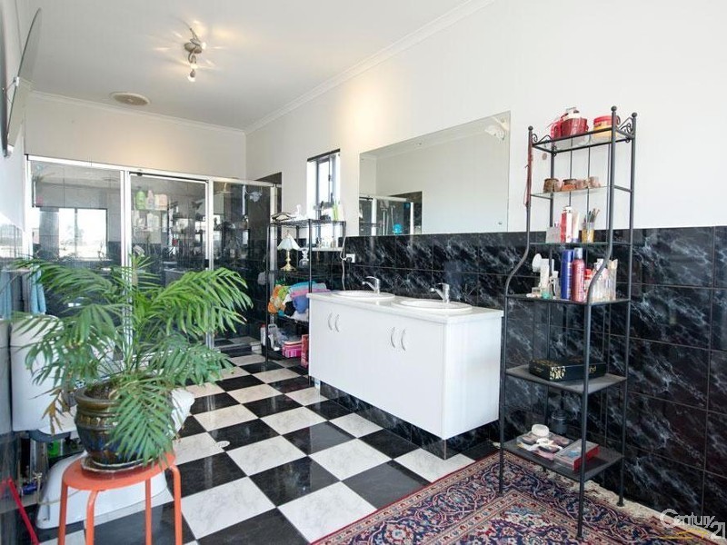 52 Shoalhaven Circuit, Mawson Lakes SA 5095