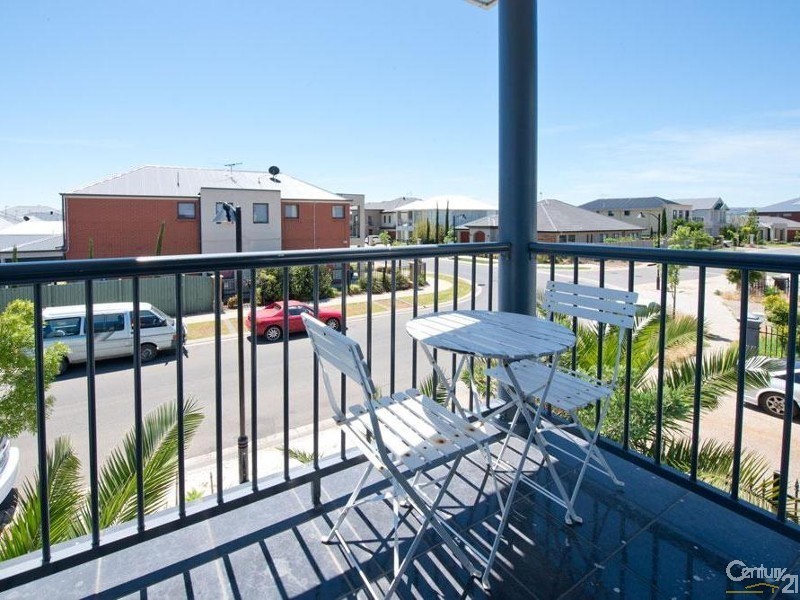 52 Shoalhaven Circuit, Mawson Lakes SA 5095