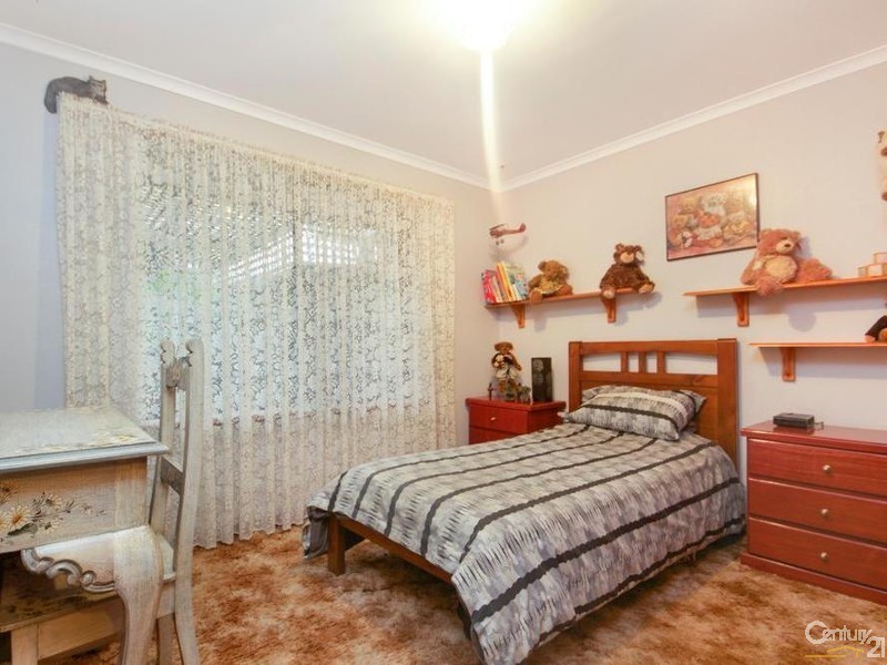 13 Dearman Avenue, Redwood Park SA 5097