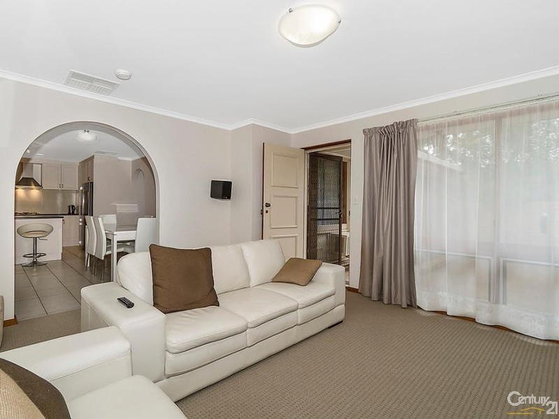 6 Louise Court, Para Hills SA 5096