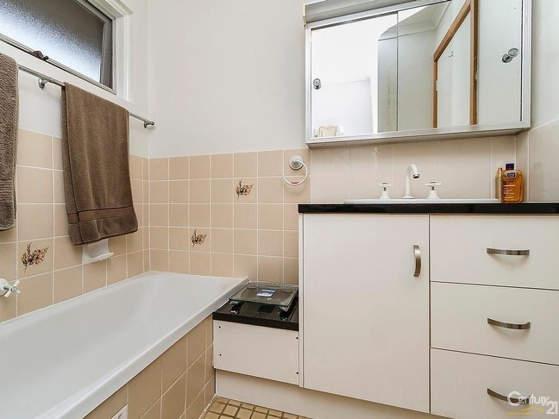 6 Louise Court, Para Hills SA 5096