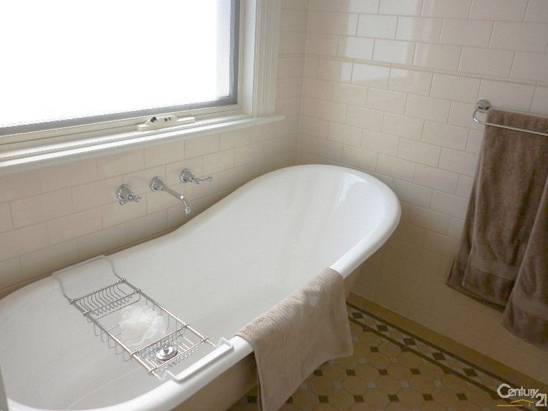 4 William Street, Houghton SA 5131