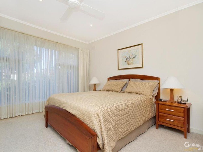 18 Demaret Avenue, Fairview Park SA 5126