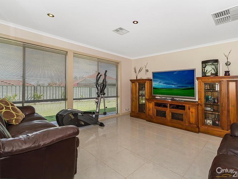 56 Magazine Drive, Walkley Heights SA 5098