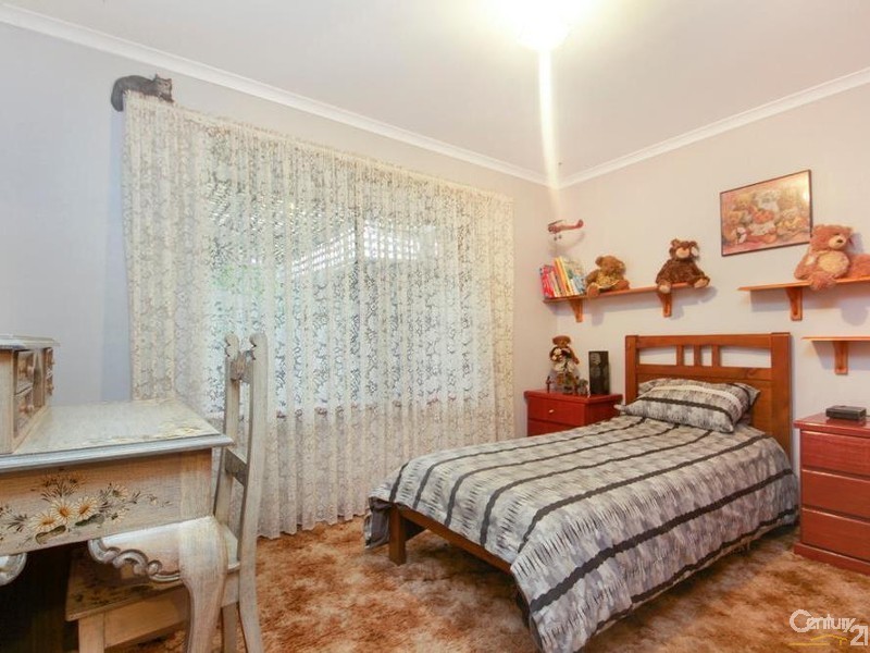 13 Dearman Avenue, Redwood Park SA 5097