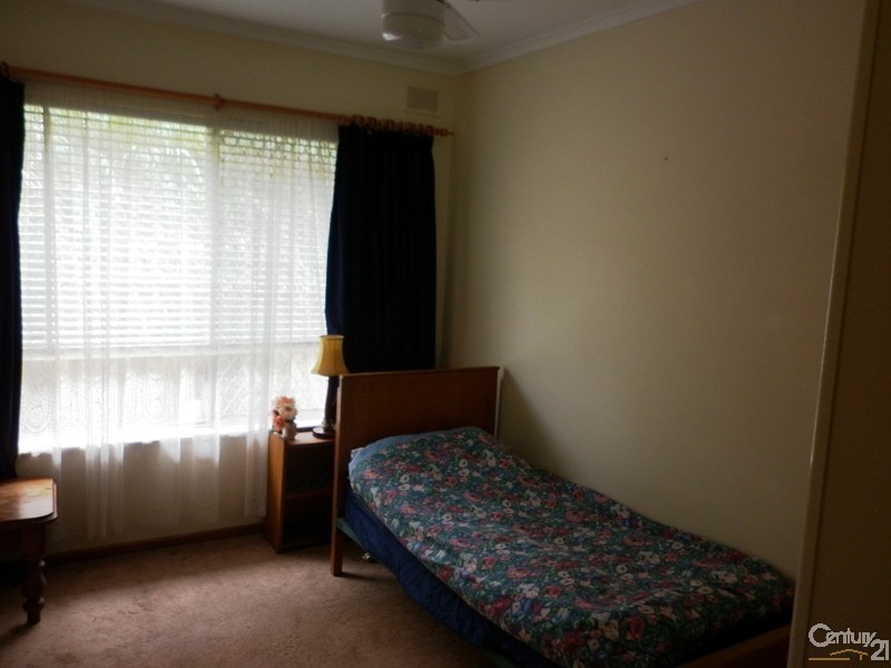 21 Audrey Crescent, Valley View SA 5093