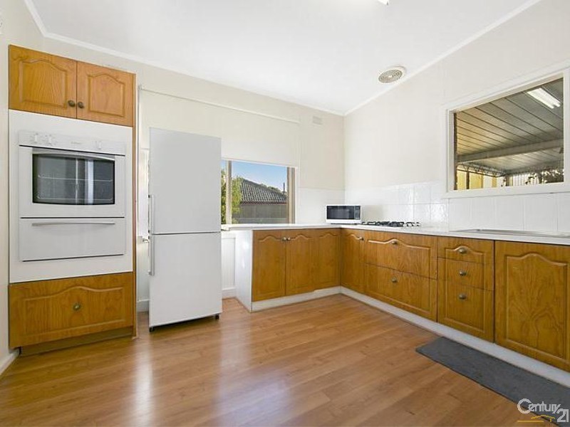 22 Hampshire Crs, Valley View SA 5093