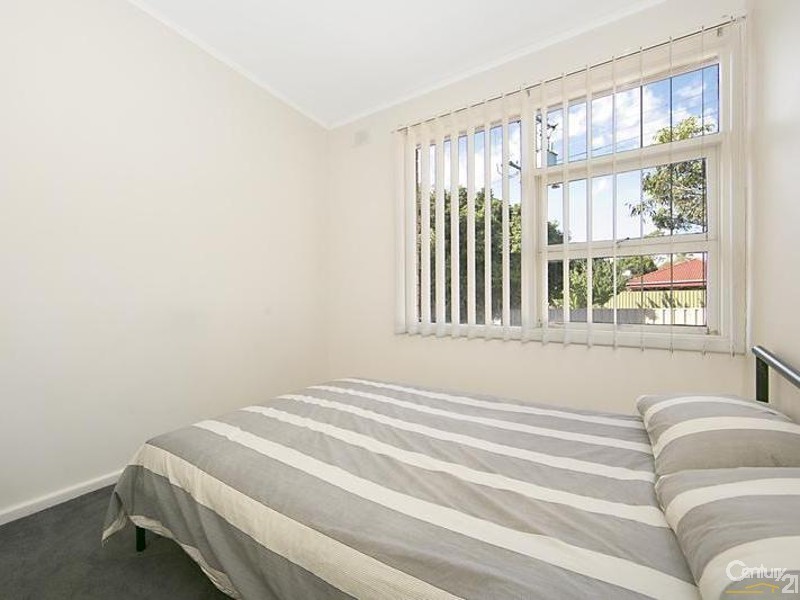 22 Hampshire Crs, Valley View SA 5093