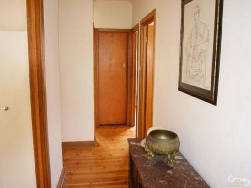 33 Markwick Crescent, Campbelltown SA 5074