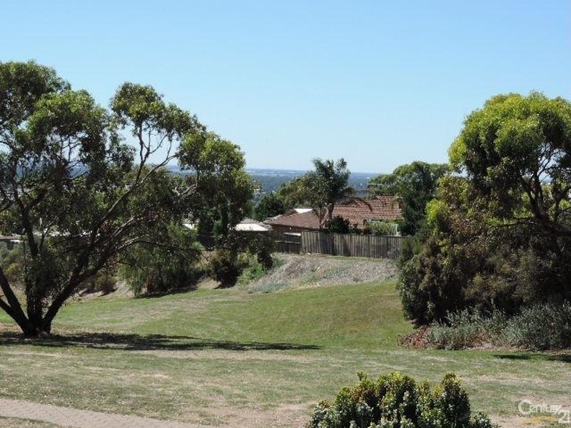 17 McGill Crescent, Para Hills SA 5096