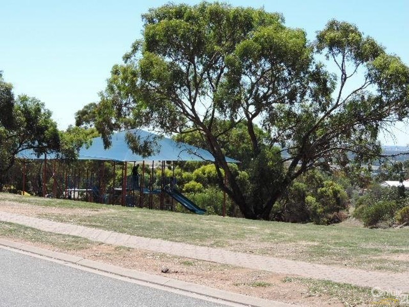 17 McGill Crescent, Para Hills SA 5096