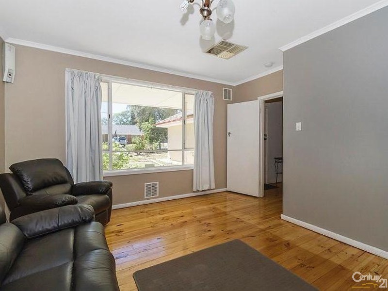 16 Locke Drive, Fairview Park SA 5126