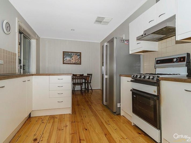 16 Locke Drive, Fairview Park SA 5126