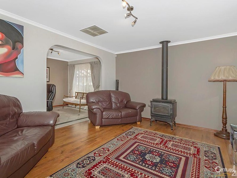 15 Blight Crescent, Hillbank SA 5112