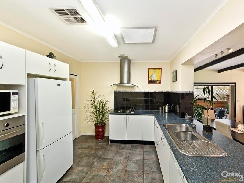 13 Lumsden Avenue, Ridgehaven SA 5097