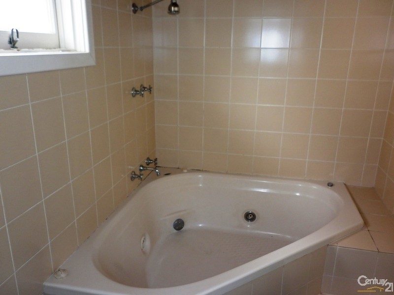 7 Tasman Avenue, Gilles Plains SA 5086