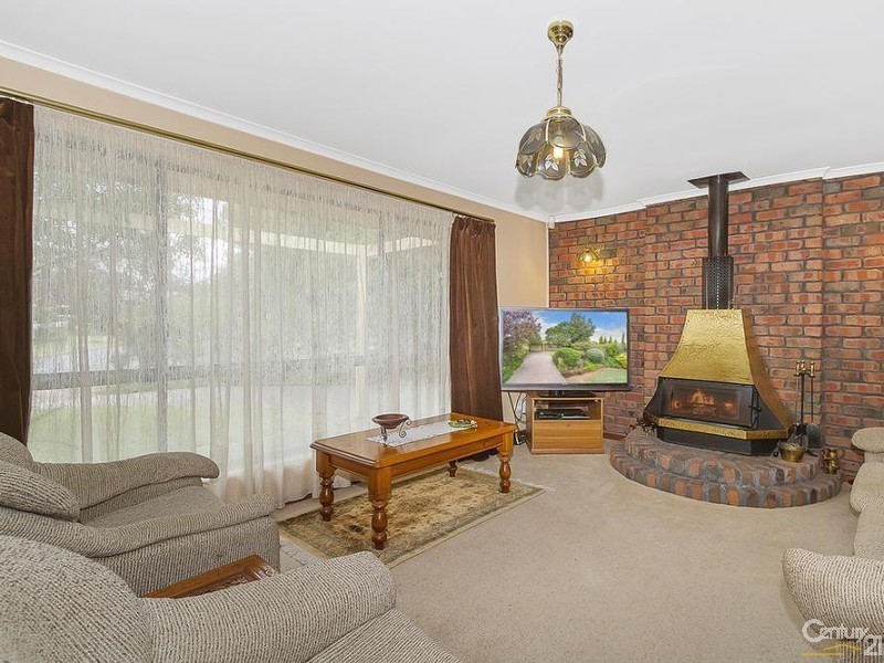 11 Wakefield Crescent, Redwood Park SA 5097