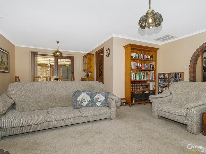 11 Wakefield Crescent, Redwood Park SA 5097