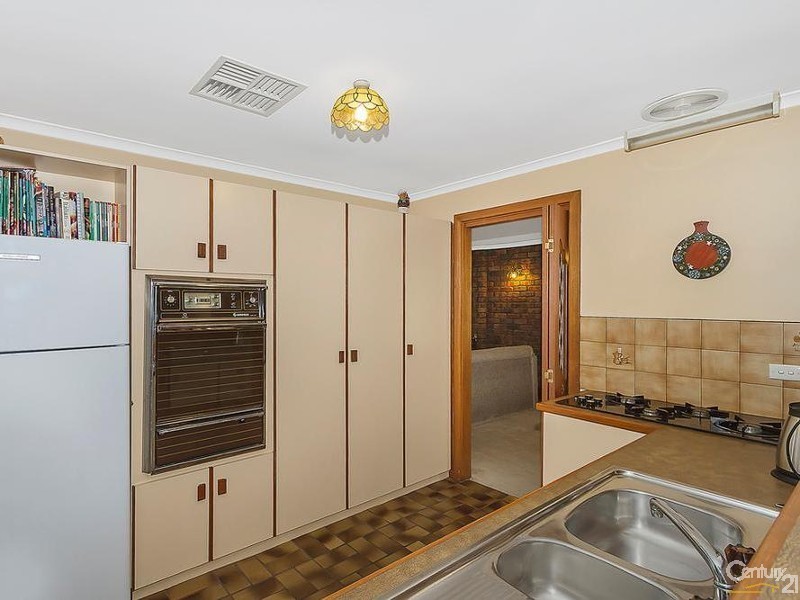 11 Wakefield Crescent, Redwood Park SA 5097